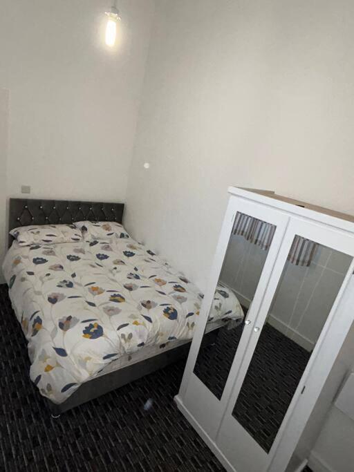 Modern 1 Bed Apartment In Salford Manchester Buitenkant foto