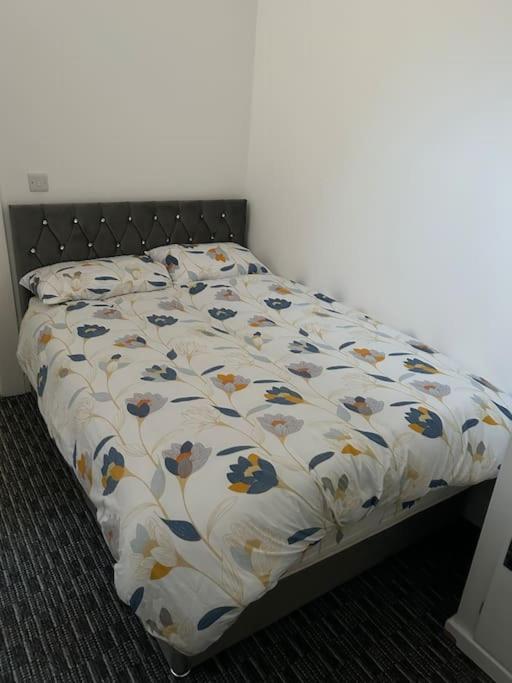 Modern 1 Bed Apartment In Salford Manchester Buitenkant foto