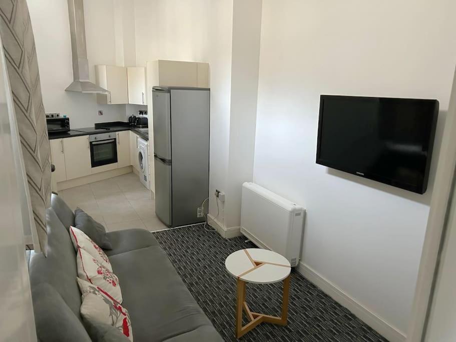 Modern 1 Bed Apartment In Salford Manchester Buitenkant foto